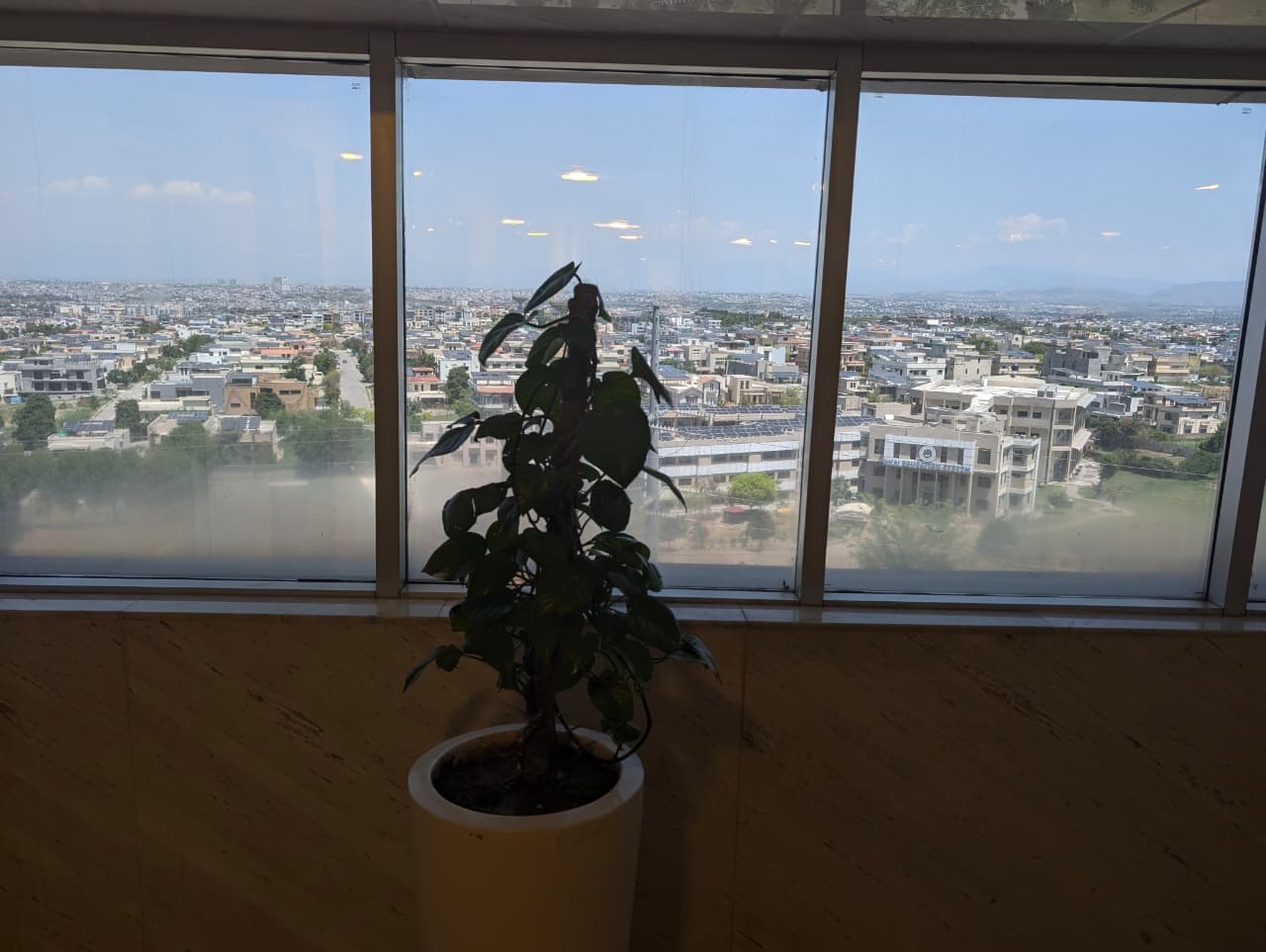 Karachi workspace - client meeting rooms and collaborative areas